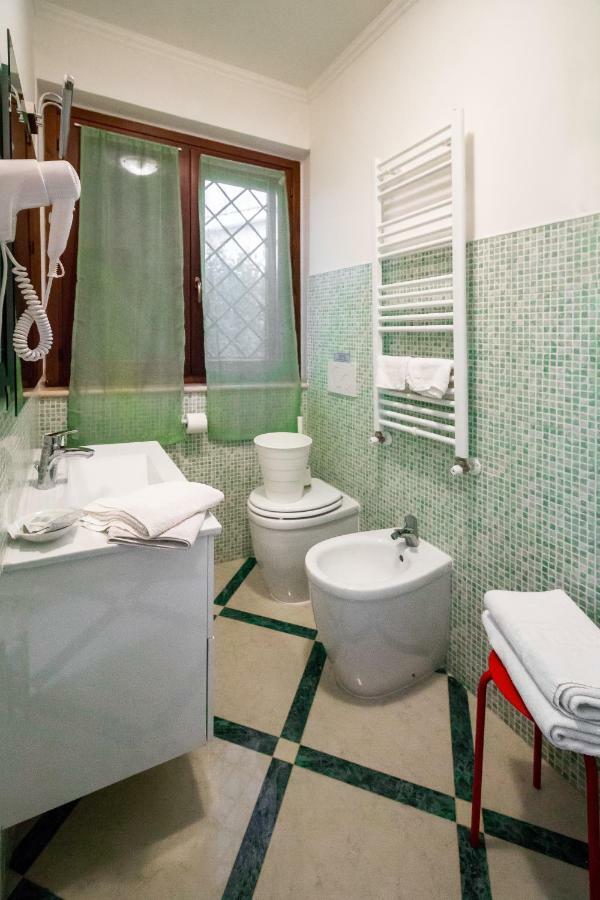 Il Bacio E La Nocciola Bed & Breakfast Labico Eksteriør bilde