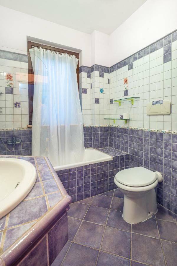 Il Bacio E La Nocciola Bed & Breakfast Labico Eksteriør bilde