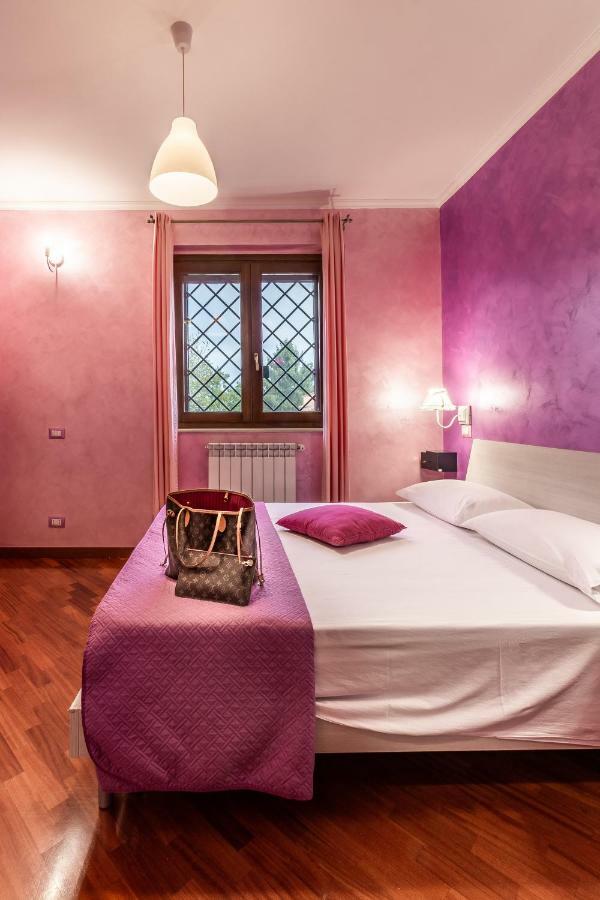 Il Bacio E La Nocciola Bed & Breakfast Labico Eksteriør bilde